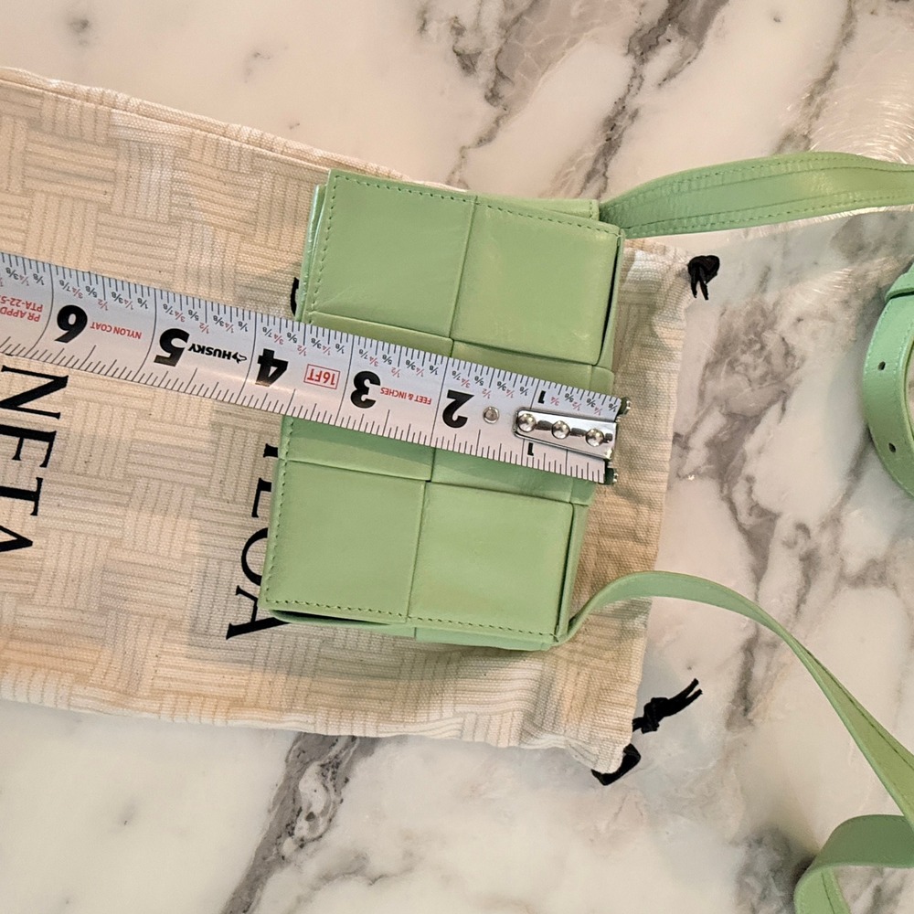 Bottega Veneta Cassette Wallet on Strap Green Intrecciato Lambskin Crossbody NWT - Picture 10 of 16